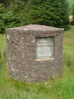 Monument to Driver's of the Dumfries-Edinburgh Mail